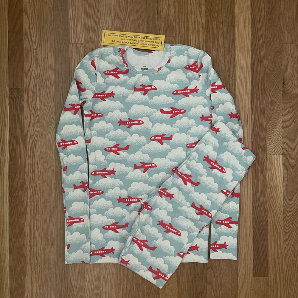 Winter Water Factory kids pajamas in aeroplane print